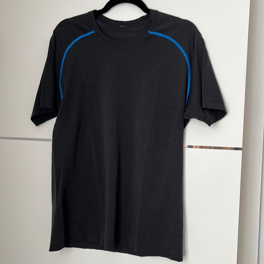 Lululemon Men’s Shirt - Medium